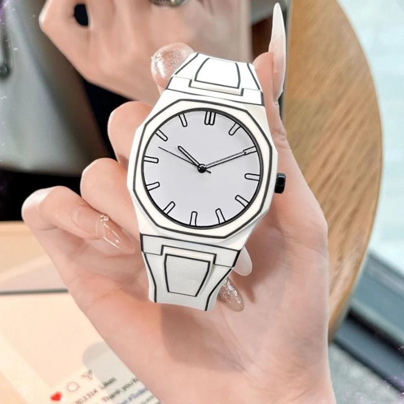 New Fashion Quartz Watches for - Luxury Watch White 评论和价格