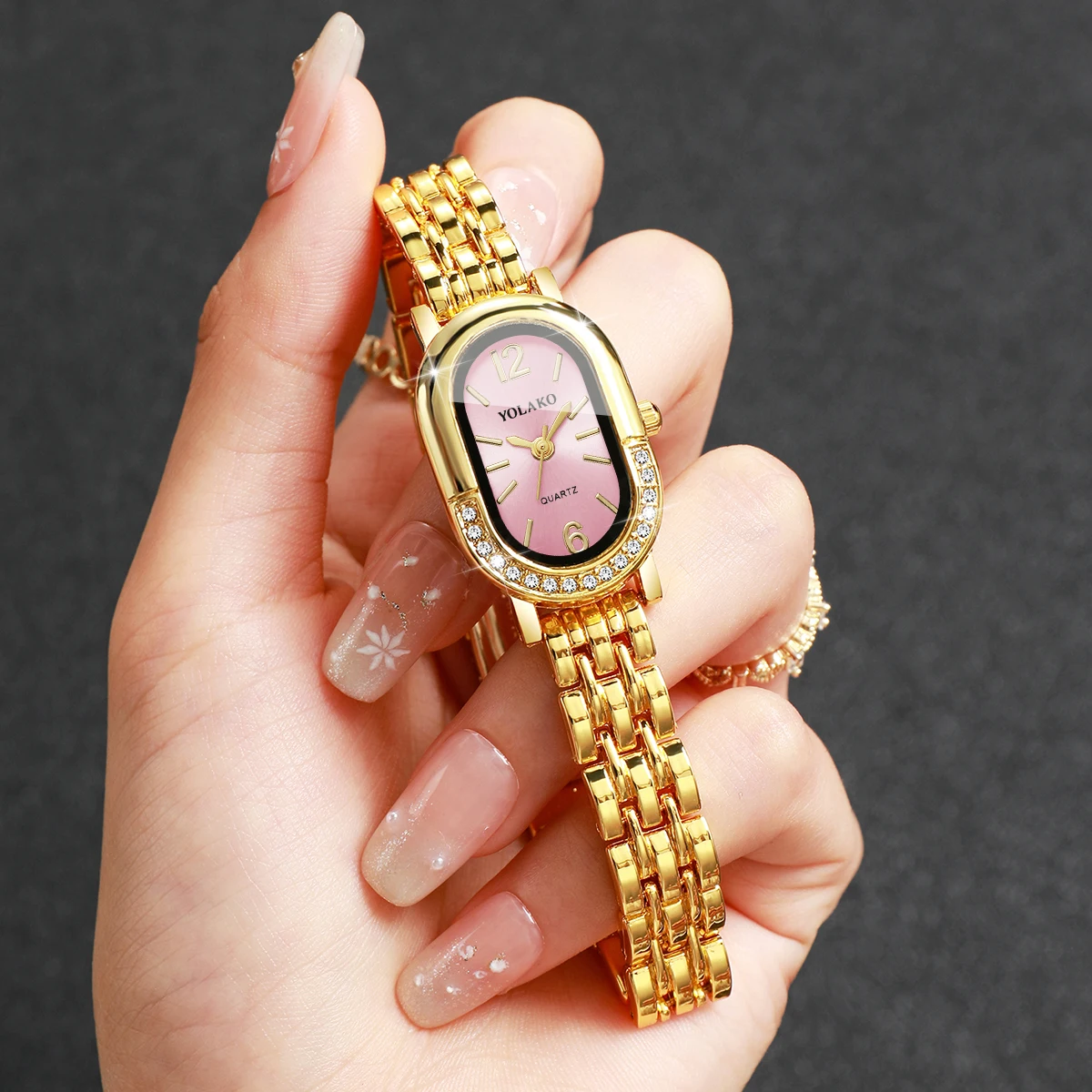 Luxury Rhinestone Women Quartz - Luxury Watch Display Case 评论和价格